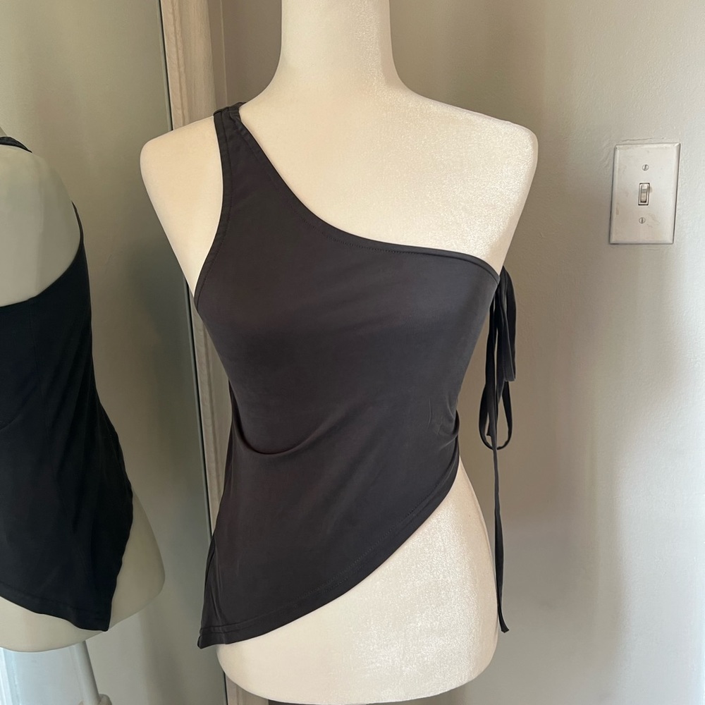 Edikted Gray One Shoulder Top